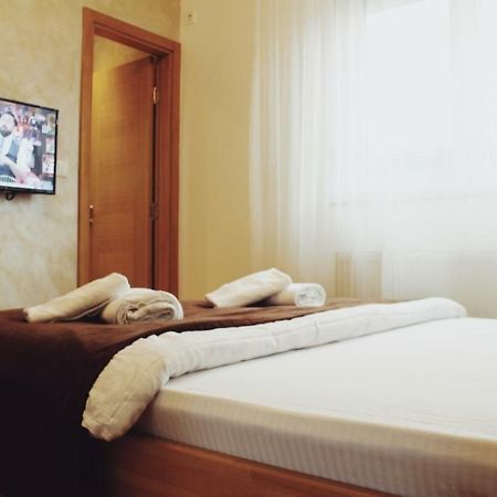 Konaciste Simce Panzió Kraljevo Kültér fotó