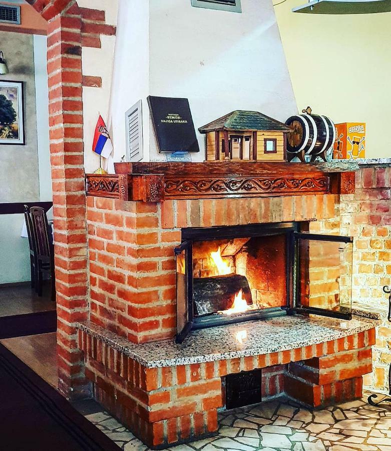 Konaciste Simce Panzió Kraljevo Kültér fotó