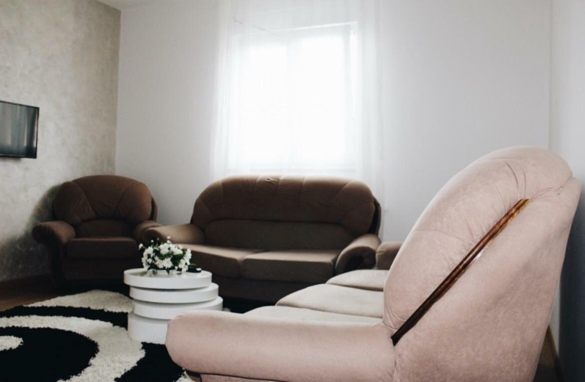 Konaciste Simce Panzió Kraljevo Kültér fotó